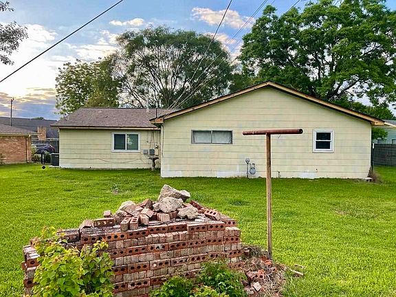 5th image of 2805 Hampton Ln