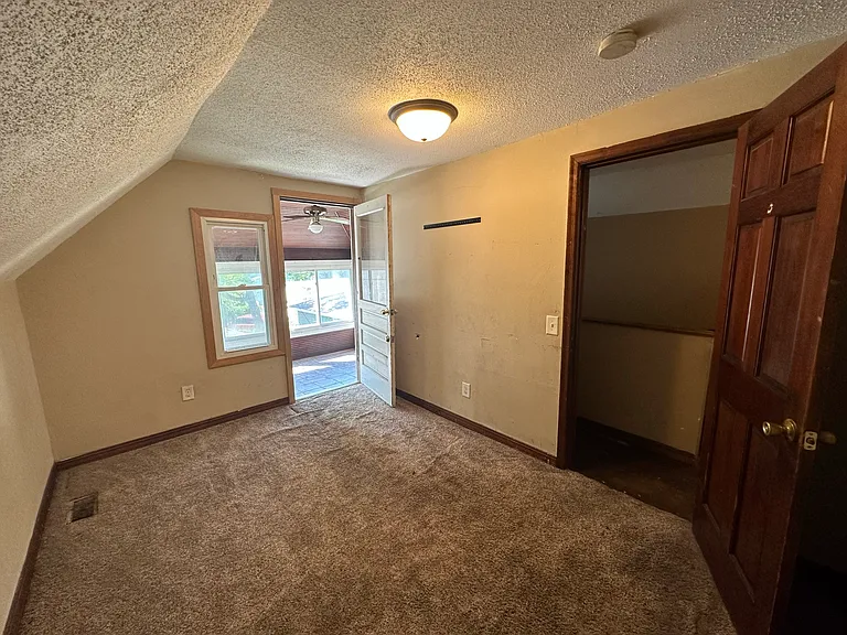 2943 Bryant Ave N — Photo 15