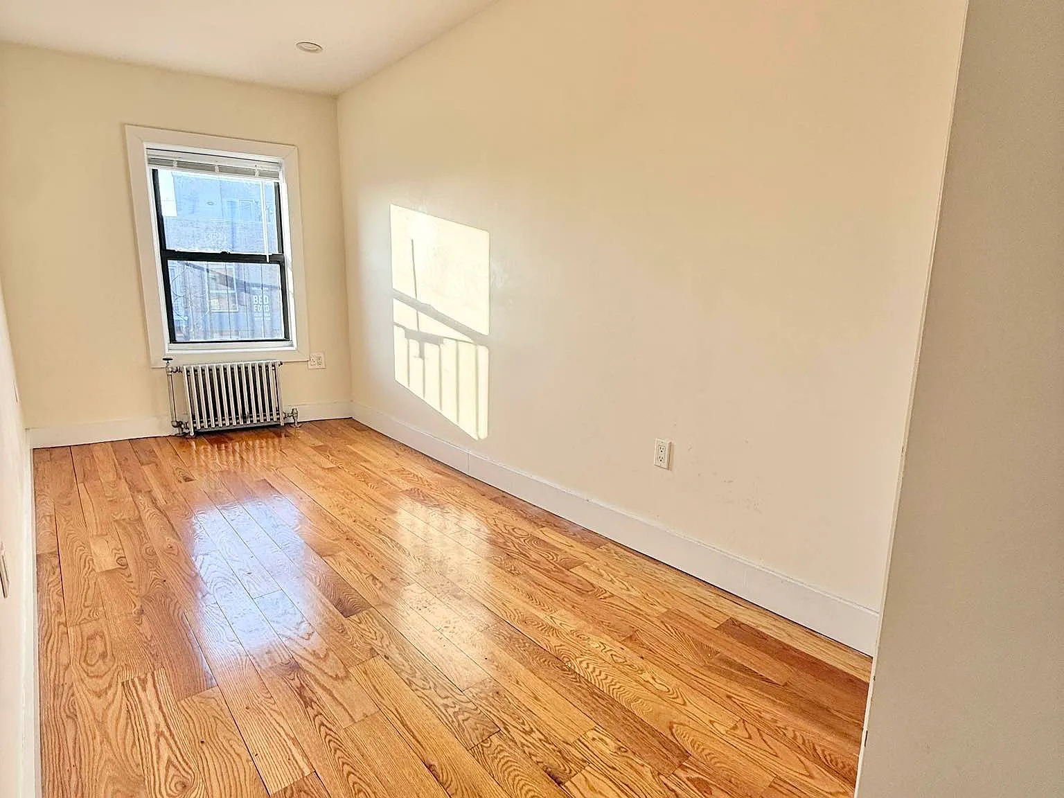 637 Saint Mark's Avenue — Photo 4