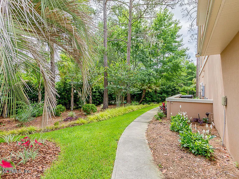 1770 Victoria Chase Ct — Photo 35