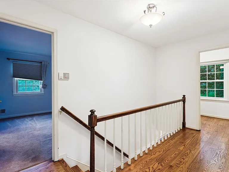 2248 Military Rd — Photo 10