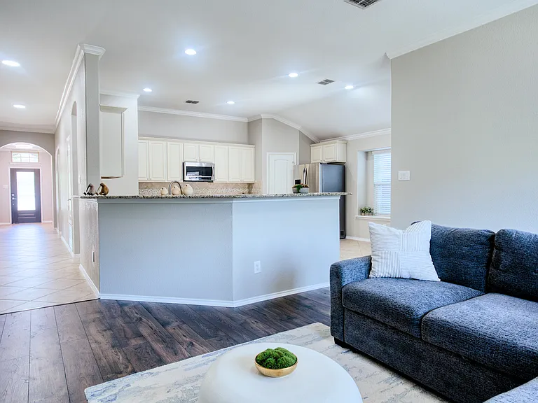 11720 Champion Creek Dr — Photo 7