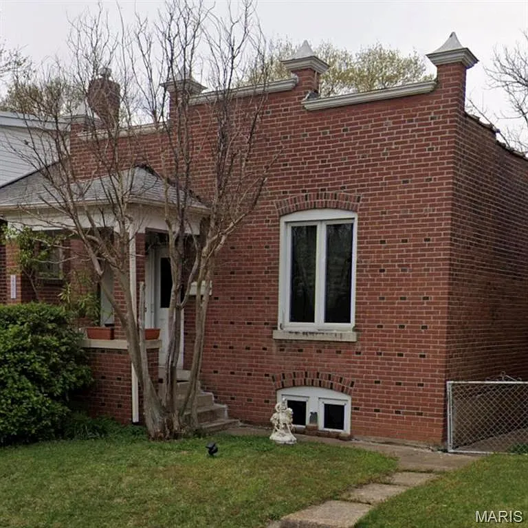 4961 Schollmeyer Ave photo 1