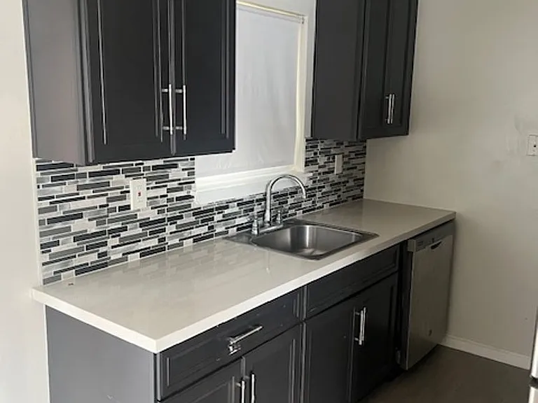 1246 Ashby Ave — Photo 6