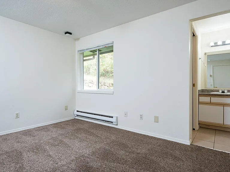 Caldera at Sunnybrook | The Landing Bedroom with Bathroom