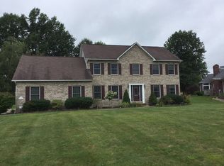 1128 Royal Oaks Ct, Hermitage, PA 16148