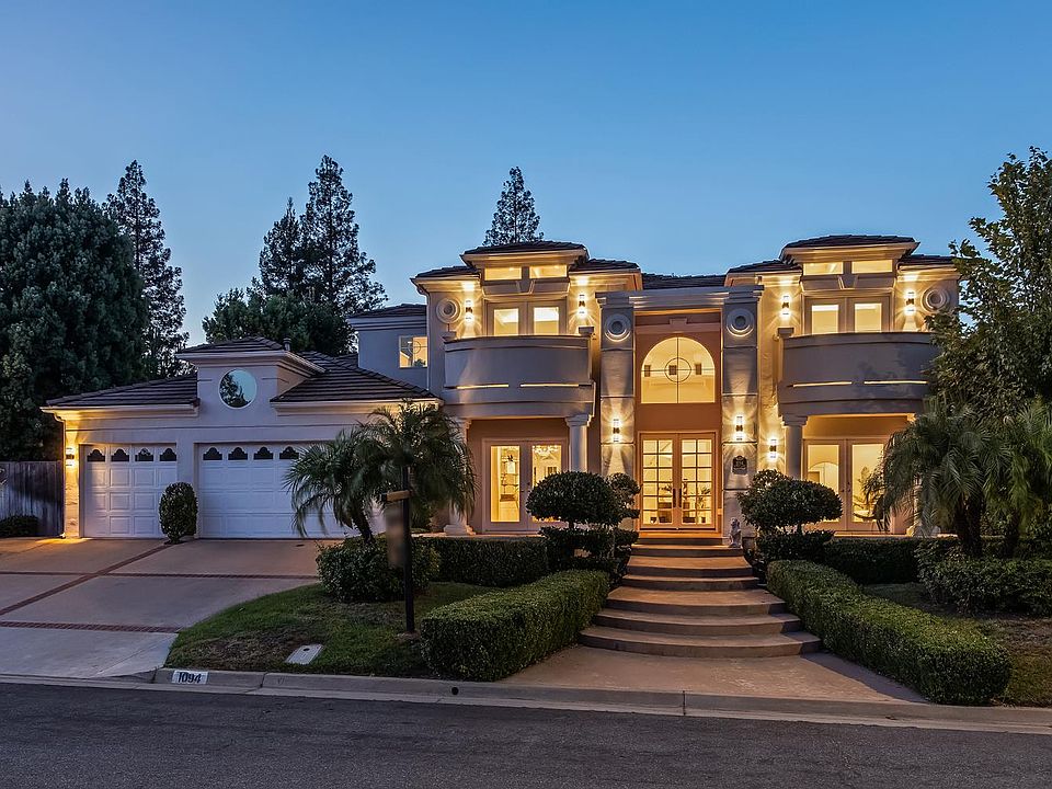 1st image of 1094 E Newhall Dr