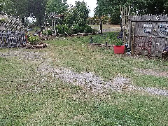 3rd image of 12605 Nelson Ln