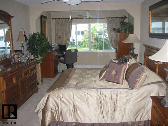 5th image of 100 Bluff View Dr APT 105B