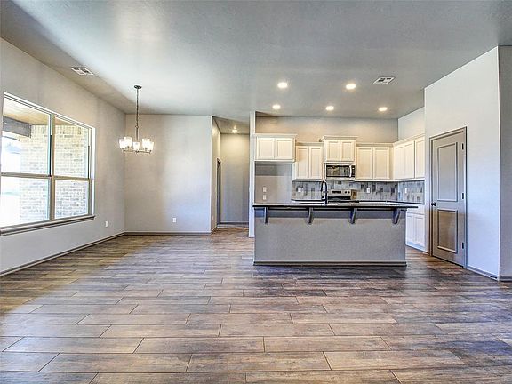 5th image of 15957 Pecan Rd
