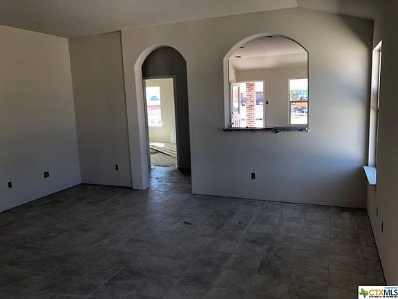 3rd image of 6400 Treiber Dr