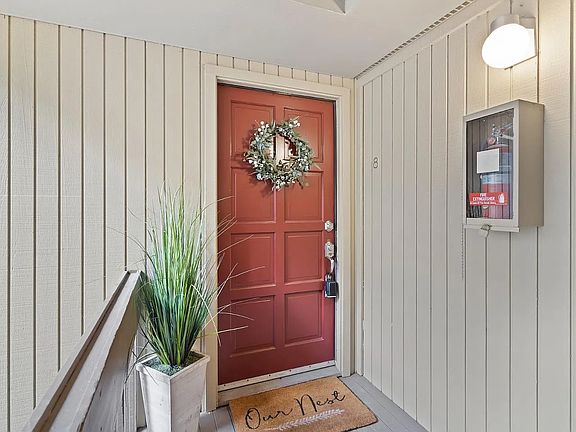 2nd image of 505 Cypress Point Dr Unit 8