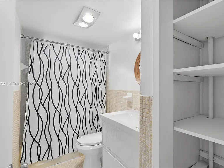 2851 Leonard Dr #J402 — Photo 25