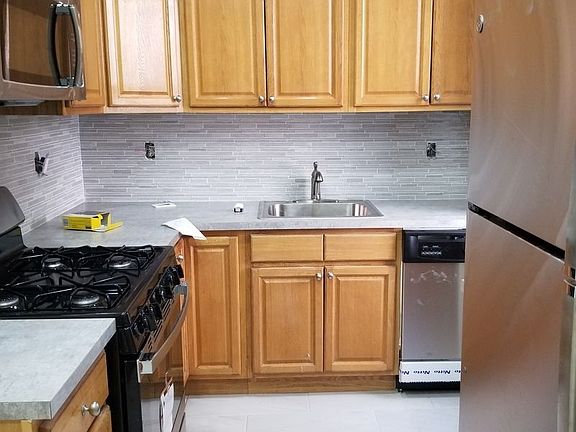 4th image of 450 Clinton Ave APT B2