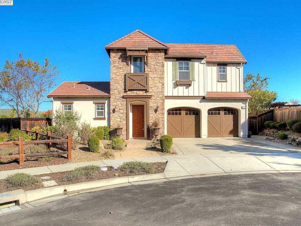 1st image of 848 Griffon Ct