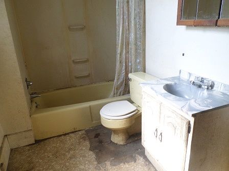 4th image of 622 E Charles St