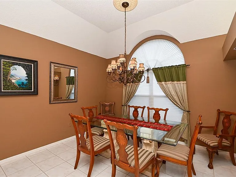 3866 Surrey Ct — Photo 16