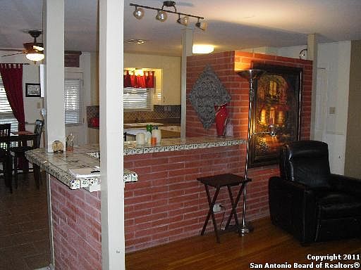 2nd image of 118 Northaven Dr