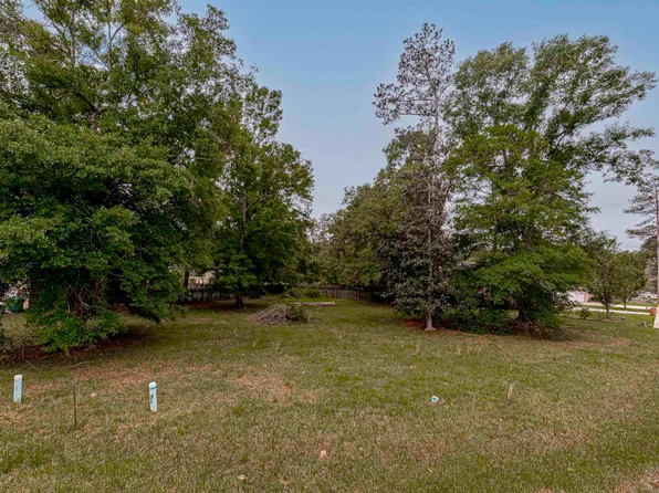 21036 April Ln, Livingston, LA 70754