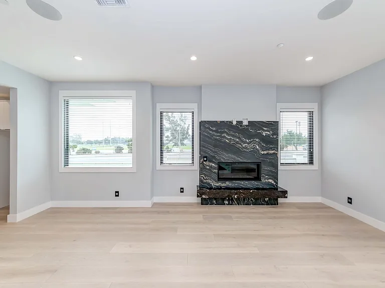 18538 Amie Ave — Photo 29