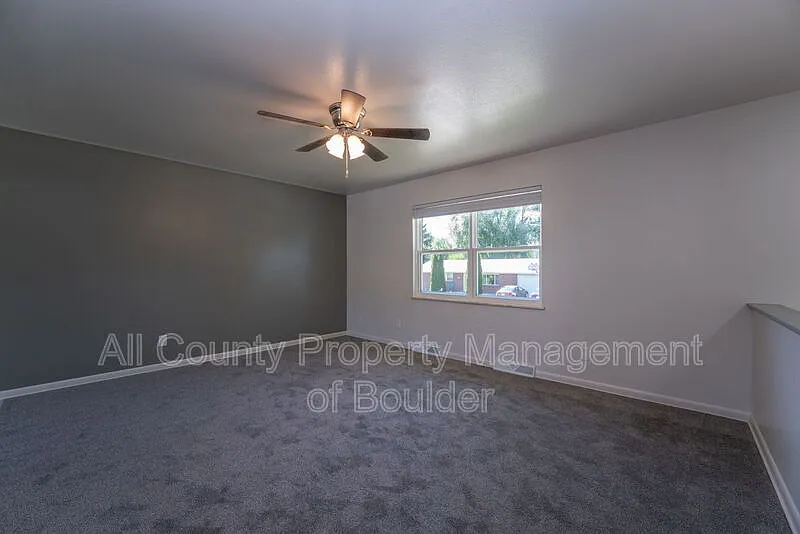 3 bed, 2.0 bath, 1850 sqft, $2,500 — Photo 3