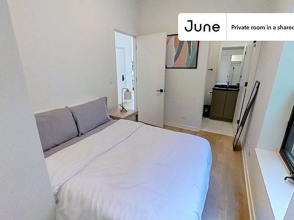 2nd image of 2122 S Hoyne Ave #A