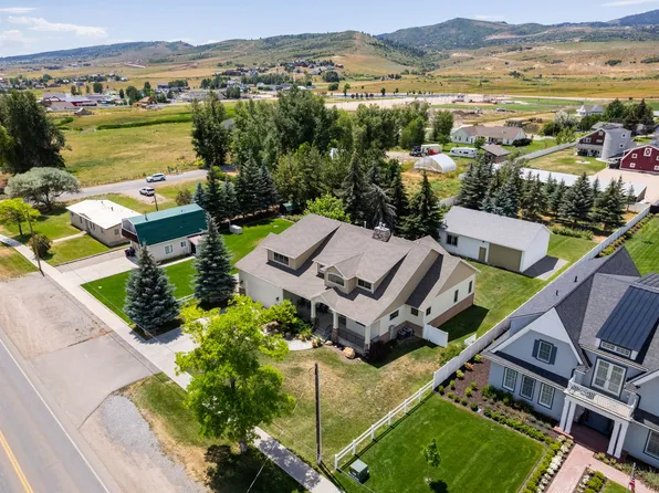 315 S Bear Lake Blvd, Garden City, UT 84028