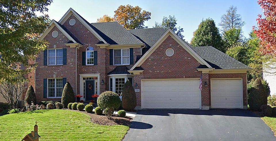 1st image of 1501 King Edward Ave