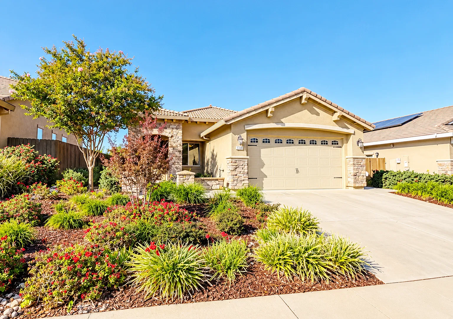 Solar Included! Spacious, Updated Roseville Home With Bonus Rooms — Photo 1
