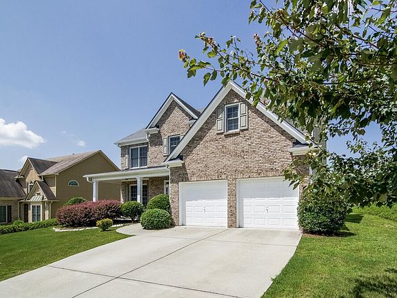 3rd image of 2400 Chandler Grove Dr