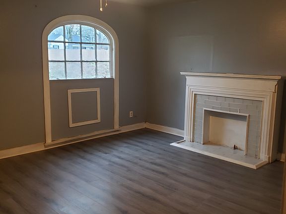 2nd image of 118 E College St