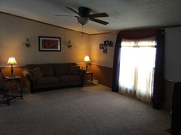 3rd image of 105 W 10th St