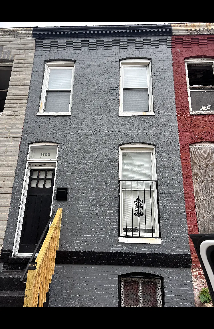 3 bed, $1,350 — Photo 1