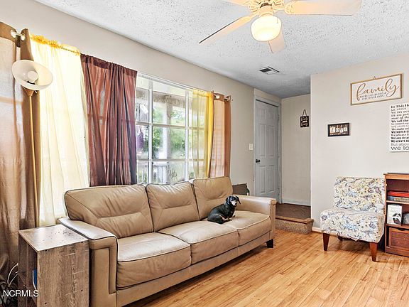 3rd image of 407 Mitchell Street #A & B