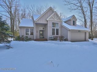 217 Sunset Pond Ln, Pocono Pines, PA 18350