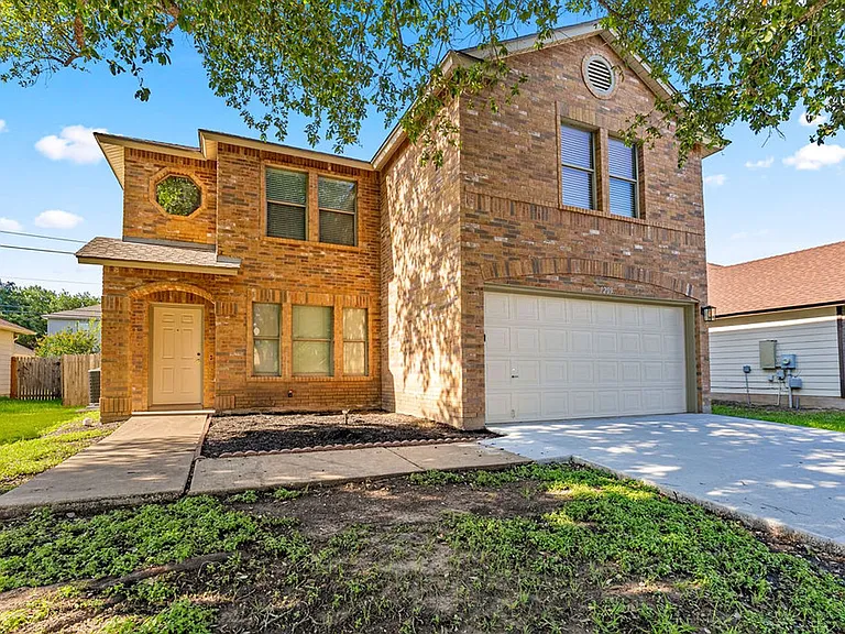 1209 Apollo Cir — Photo 2