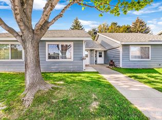 307 6th St, Filer, ID 83328