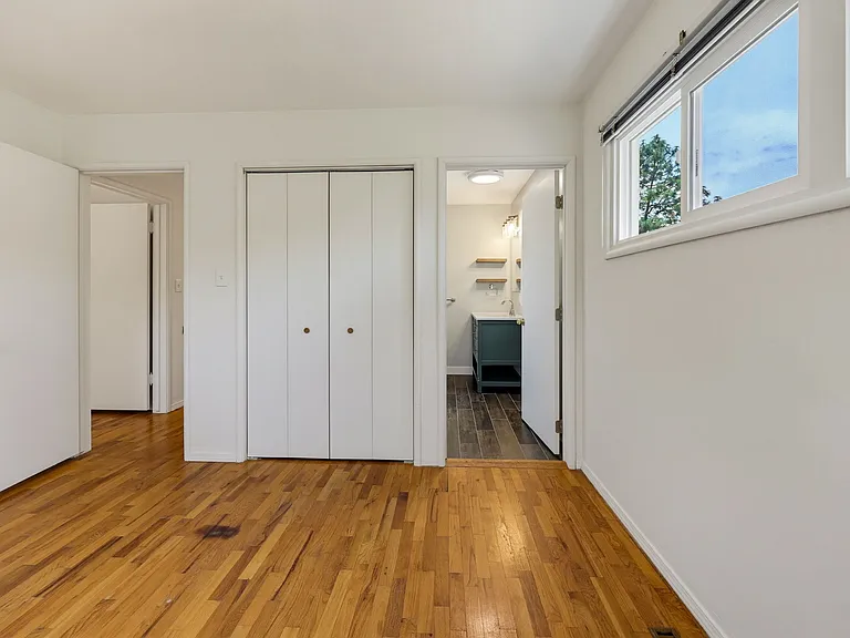2100 Woodlawn Dr — Photo 23