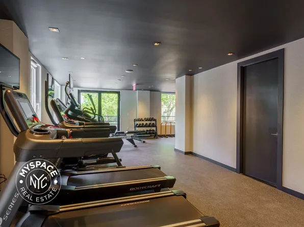 1499 Bedford Avenue image 33 of 46