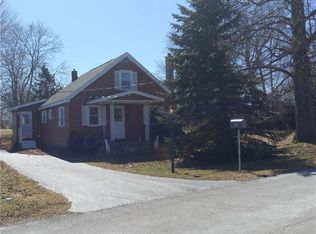 8662 Huntington Beach Rd, Barker, NY 14012