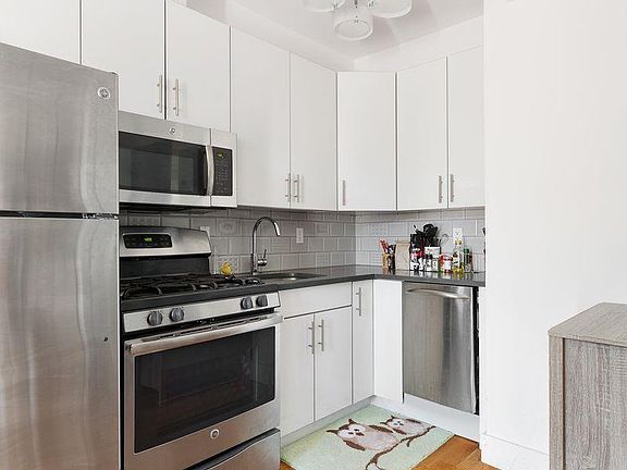 3rd image of 739 Lafayette Ave APT 3A