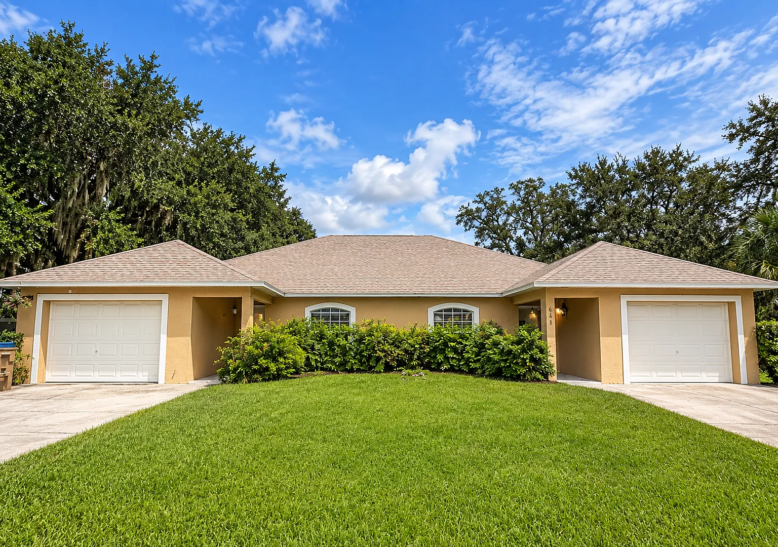 Spacious 3-Bedroom Kissimmee Home with Screened Outdoor Living 64 Cordona Dr #B — Photo 1