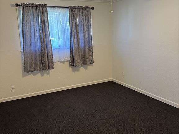 2nd image of 1429 Blackstone Ave