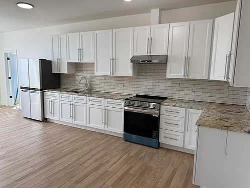 222 N Genesee St #201 Photo 1