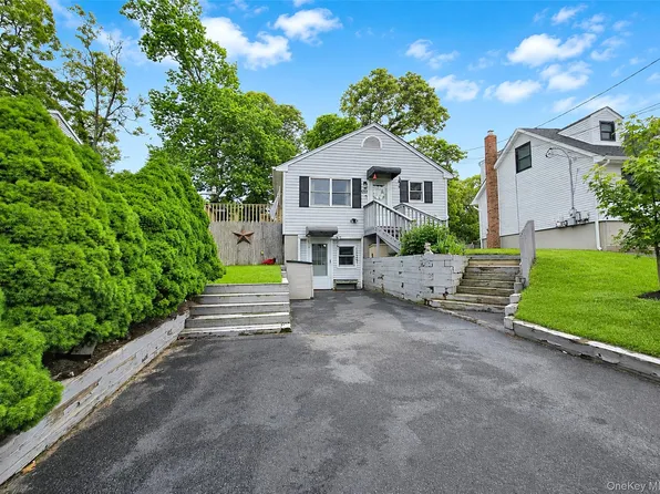 228 Hampton Avenue, Mastic, NY 11950