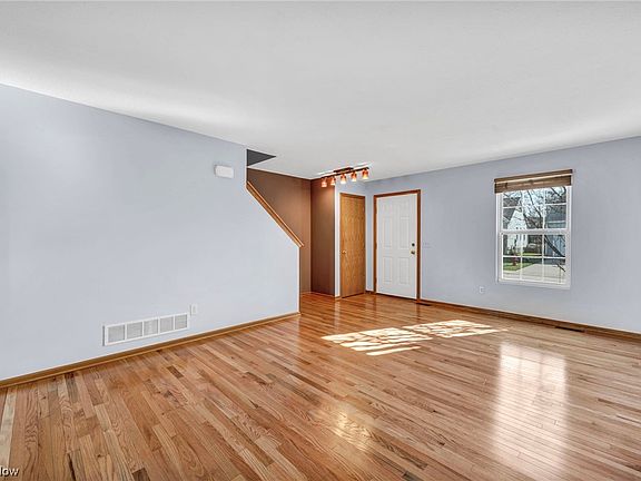 5th image of 4489 Lockmoor Ln