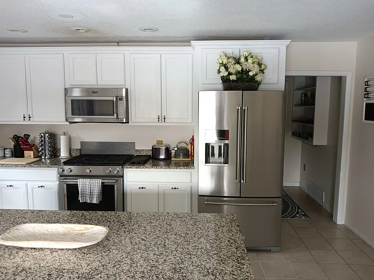 504 N Park Dr — Photo 12