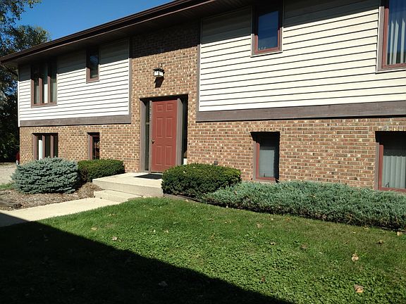 2nd image of 4770 Charing Dr APT 4