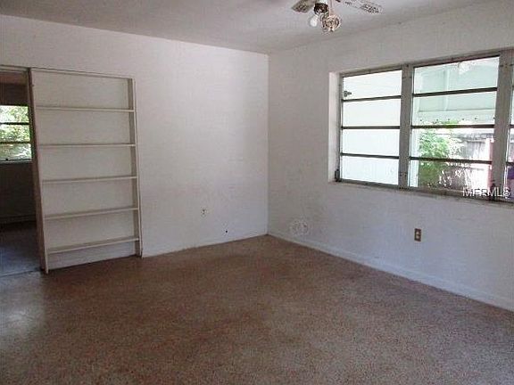 4th image of 22218 Catherine Ave