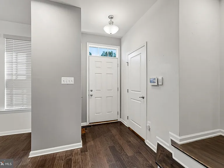 2720 Fredericksburg Rd — Photo 6